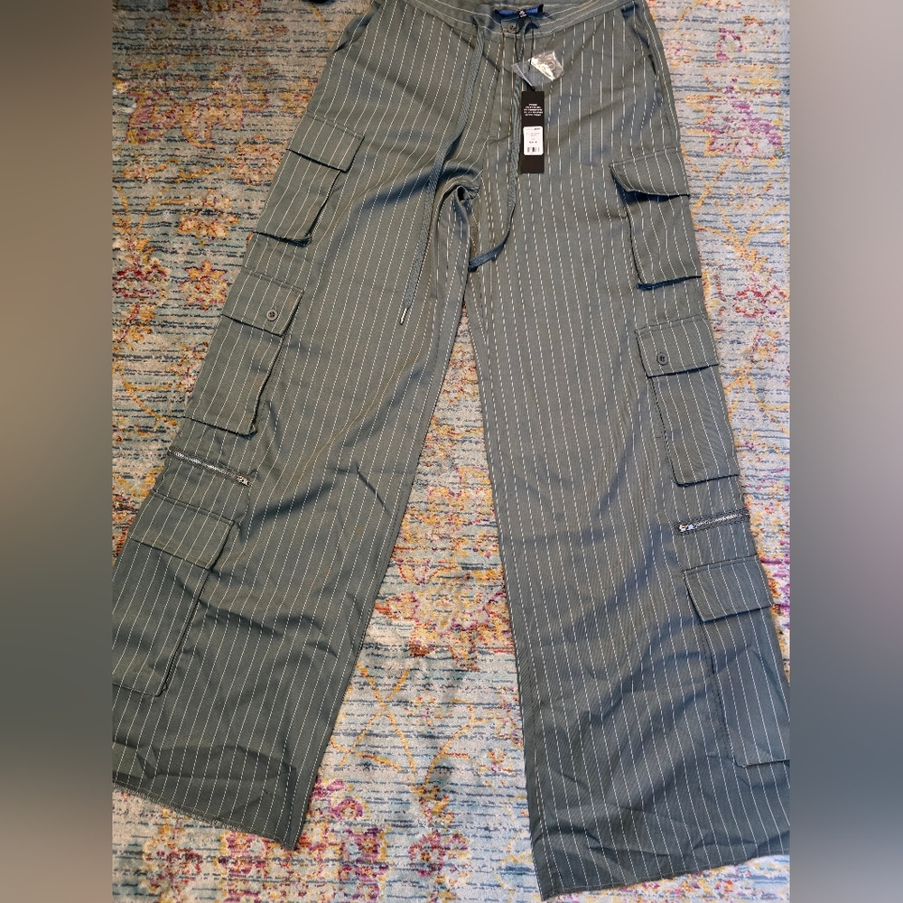 Fashionova geen striped cargo pants size M